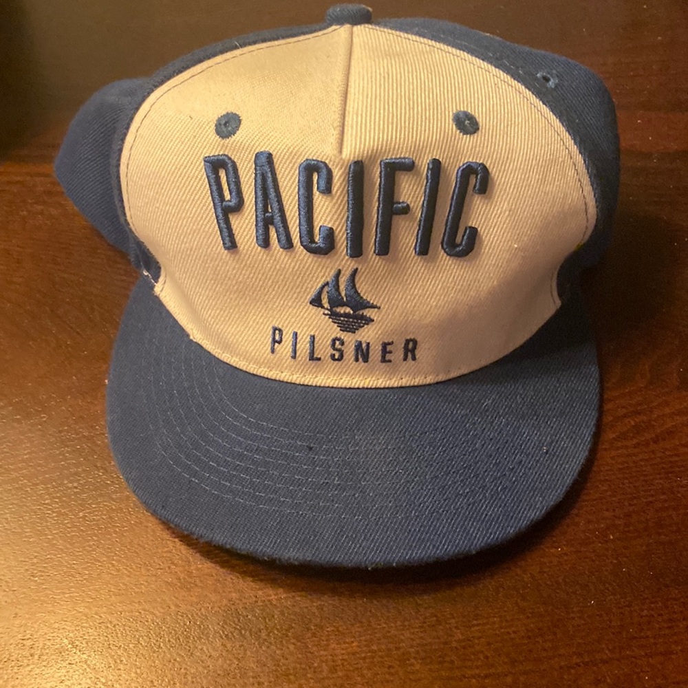 Snap-back Pacific Pilsner hat